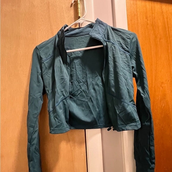 Alphalete Pulse Jacket -
Velvet Teal - Picture 2 of 4